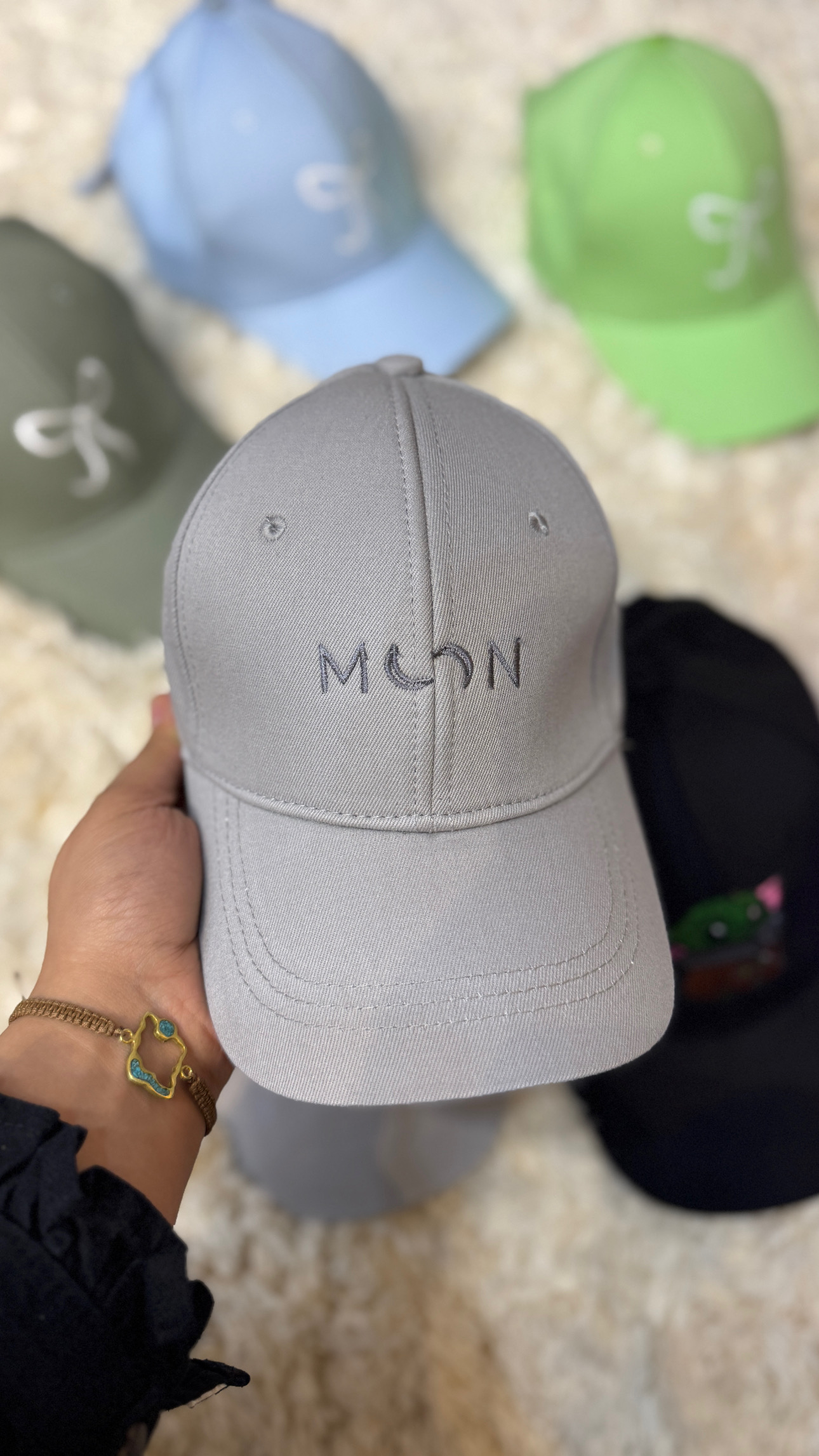کلاه نقاب دار کتان (بیسبالی) گلدوزی moon ماه طوسی
